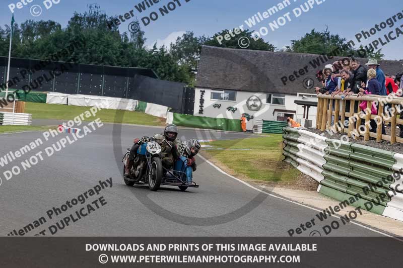 Vintage motorcycle club;eventdigitalimages;mallory park;mallory park trackday photographs;no limits trackdays;peter wileman photography;trackday digital images;trackday photos;vmcc festival 1000 bikes photographs